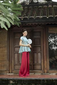 Nouvelle robe de cérémonie de style baby doll en brocart de phénix vietnamien de qualité supérieure, en bleu doux, design doux et délicat, KPP16 - Product Image 2