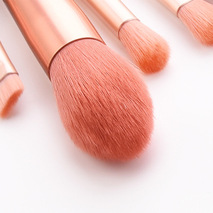 New <span class=keywords><strong>Beauty</strong></span> Essentials Cosmetic Tool ODM Nude Pink Professional 7PCs Juego de brochas de maquillaje Mimo de viaje con mango corto con estuche cosmético - Product Image 4