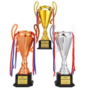 كأس بطل مخصص وبحجم كبير من المعدن، كأس تكريمي لبطولات كرة القدم والأنشطة الجماعية - Product Image 1