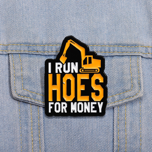 Pin de Esmalte con Diseño de Hombres Corriendo por Dinero, Broche de Metal Creativo, Insignia para Solapa, Joyería, Regalo para Amigos, Venta al por Mayor - Product Image 1