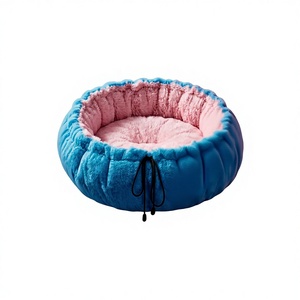 Lit pour chat Amistar Royal Cloud Classic Premium en fausse fourrure 102102 Carton Écologique Durable - Product Image 1