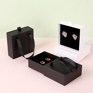 Caja de joyería portátil al por mayor con inserto de esponja, impresión de logotipo, caja de lujo para collares y pendientes, embalaje de joyería con asa de satén - Product Image 3