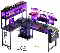Bureau de jeu en L personnalisé avec étagère supérieure et étagère tour pour les joueurs PC