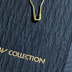 Chất lượng cao tùy chỉnh thẻ đen treo thẻ với cao cấp thẻ đen dập nóng và quá trình dập nổi - Product Image 4