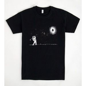 T-shirt Black Hole In One da uomo con grafica Space Astronaut Design nera - Product Image 1