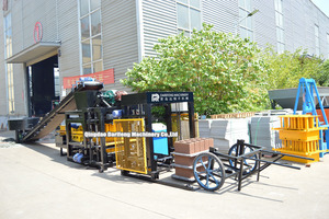 Machine à fabriquer des pavés en béton QT4-25, machine à fabriquer des pavés, machine à fabriquer des briques, machine à briques à haut rendement - Product Image 4