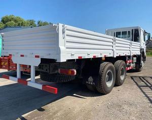 Ventes chaudes SINOTRUK HOWO 6X4 Nouveau camion cargo diesel à conduite à gauche 6x4 Roues motrices Clôture de chargement Réservoir de cargaison avec caméra <span class=keywords><strong>arrière</strong></span> - Product Image 4