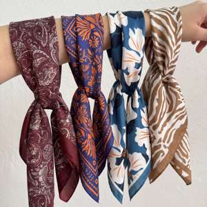<span class=keywords><strong>Bandana</strong></span> Quadrata in Raso Effetto Seta con Fantasie Varie (Leopardo, Floreale, Paisley) per <span class=keywords><strong>Donna</strong></span> - Lusso e Stile all'Ingrosso - Product Image 1