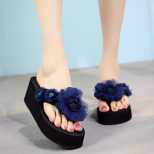 Tongs d'été pour femmes avec fleurs faites à la main, noires, à semelle épaisse, antidérapantes, sandales de plage - Product Image 3