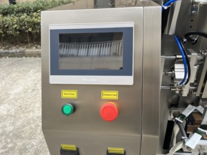 เครื่องบรรจุภัณฑ์แบบอัตโนมัติหลายเลน ระบบขับเคลื่อนด้วยเฟือง พร้อมระบบปิดผนึกด้านหลัง บรรจุ ซีล และพิมพ์วันที่ ความเร็วสูง ความแม่นยำสูง - Product Image 3