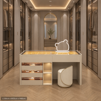 Coiffeuse de chambre en bois massif crème avec tabouret, plateau en verre avec éclairage LED, 3 tiroirs avant, étagères ouvertes, miroir LED intégré et ouverture pour les genoux
