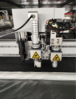 Machine de découpe à plat CNC Rongchi à couteau oscillant pour carton ondulé, panneaux KT et PVC
