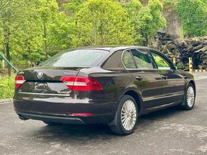 <span class=keywords><strong>Skoda</strong></span> <span class=keywords><strong>Superb</strong></span> <span class=keywords><strong>Octavia</strong></span> 2014 1.6L Manuale Edizione Elite Guida a Sinistra Sedili in Pelle Pneumatici R18 - Product Image 6