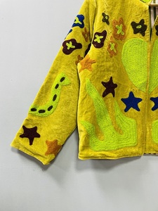 Chaqueta de Terciopelo Bordada Suzani en Oferta, Cuello Alto, Manga Larga, Patrón Bordado a Mano, Ropa Cálida para Invierno - Product Image 2