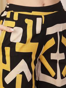 Kurta de algodón puro con cuello en V estampado geométrico negro y amarillo con Palazzos para mujer producto a granel ropa de mujer personalizada - Product Image 4