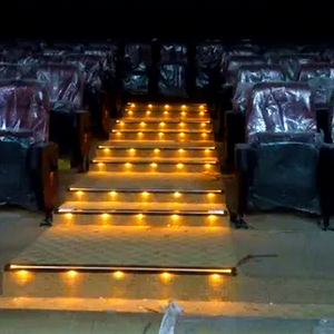 Perfil de Iluminación LED de Aluminio para Escaleras con Diseño Impermeable para Pasillos de Cine, Escalones de Teatro y Auditorios - Product Image 1