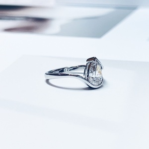 Anillos de compromiso y boda de lujo con diamante de 1 quilate, corte brillante, color D, VVS, cultivado en laboratorio, oro blanco de 14 quilates, certificado IGI, para mujer - Product Image 2