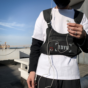 Sac de poitrine pour hommes en nylon personnalisé d'usine de la Chine avec poche avant arrière réfléchissante décoration de lettre de mode et de logo - Product Image 5