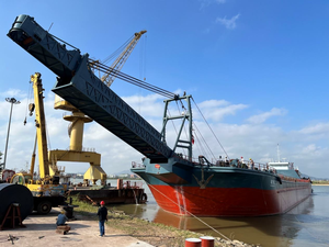 Modern Offshore Steel Cement <strong>Barge</strong> 1600t Cement Ship <strong>Tank</strong>-type Transport Cement Vessel - Product Image 5