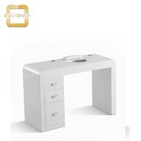 Chaise de pédicure design humanisation avec table de manucure blanche et mécanisme de vente bureau à ongles en verre