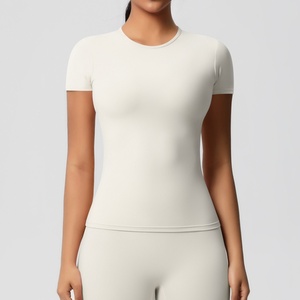 T-shirt de yoga à manches courtes pour femme avec logo personnalisé, compression confortable, léger, crop top de fitness - Product Image 6