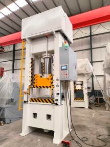 Presse hydraulique multifonctionnelle haute vitesse CE XINLI 200 tonnes à cadre fermé, commande PLC, pour formage industriel, moteur et engrenages - Product Image 2