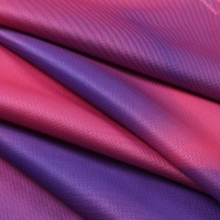Ensemble Maillot et Short de Football Personnalisé Rose et Noir Dégradé Col en V – Uniforme de Football Personnalisable en Gros Imprimé par Transfert Thermique 100%