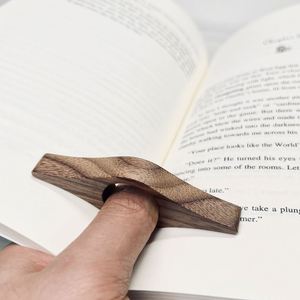 Porte-page en bois massif, marque-page en bois fait main, cadeaux artisanaux - Product Image 3