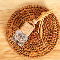 Flacon vide en verre transparent de 10 ml, forme cube carré, pour diffuseur de parfum, d'aromathérapie et d'huiles essentielles, à suspendre en voiture, avec bouchon en bois