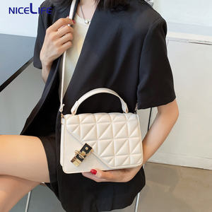 现成船批发PU皮革女包新款时尚斜挎包流苏蝴蝶结围巾女士Bolsos De Mujer - Product Image 5