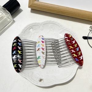 Peigne à cheveux portable en acétate écologique, mignon, à dents larges, coloré, motif cheval, ajouré, polyvalent pour les soins capillaires - Product Image 1