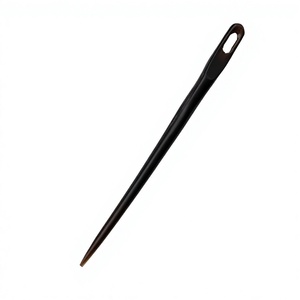 Aiguille à tisser en corne de buffle polie brodée, personnalisable, portable, outil artisanal pour le tissage textile, cadeau - Product Image 1