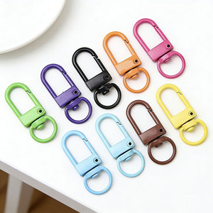 Porte-clés en alliage de zinc couleur bonbon, accessoires de bijoux DIY, boucle rotative pour ornement de poupée, vente en gros - Product Image 4