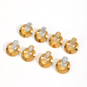 ต่างหูทรงเรขาคณิต สีทอง 18k สแตนเลสสตีล ประดับเพชรซิร์คอน ใส่ได้ทุกวัน - Product Image 4