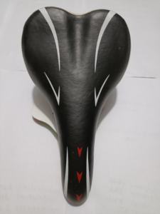 Coussin de siège de vélo en cuir PU PVC surdimensionné et confortable pour hommes et femmes, remplacement de selle conforme au peloton - Product Image 5