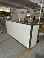 Hoher Metall-Rechteckbar-Tisch mit Edelstahlrahmen und Acrylplatte für Hochzeiten, Hotels und Gastronomie
