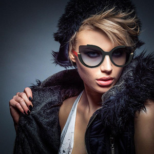 LENOX - Gafas de Sol de Moda para Mujer, Estilo Ojo de Gato Redondo - Product Image 1