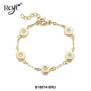 Bracelet hexagonal en or 14 carats pour femmes, finition brossée, breloques avec pierres CZ, chaîne délicate, fermoir à ressort réglable, bijoux - Product Image 1
