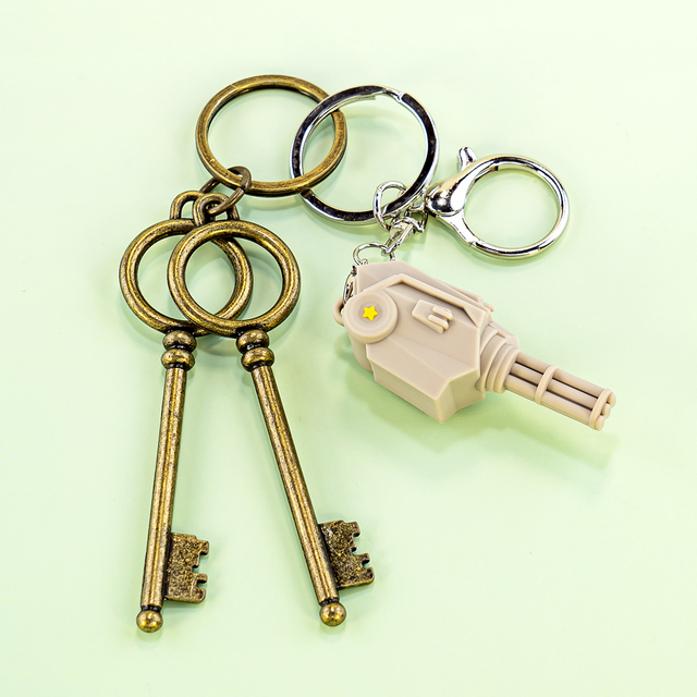 Wholesale Gun 3D Embossed Rubber PVC Lightweight Vintage Key Set Retro Style Accessory Key Collectors Keychains llaveros