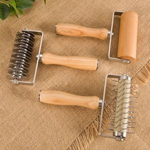 Rullo Tagliapasta in Acciaio Inox con Manico in Legno <span class=keywords><strong>per</strong></span> Torte, Pizza, Pane, Beef Wellington e Impasti - Product Image 3