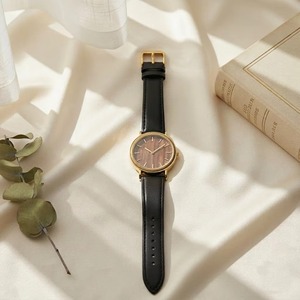Montre de luxe à quartz avec lunette en bois rouge, cadran à grain de bois assorti, bracelet en cuir de vachette marron, minimaliste, unisexe, étanche, idéale pour le bureau - Product Image 3