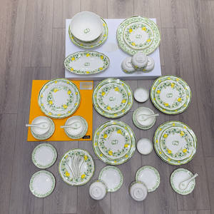 Service de vaisselle en céramique classique au design citron, prêt à être expédié, pour usage personnel - Product Image 1