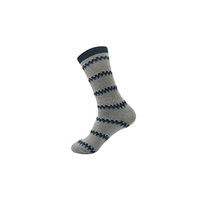 Haute qualité personnalisé hiver chaud gris bleu noir couleur hommes mi-mollet épais laine chaussettes Style décontracté pour la vente en gros