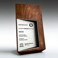 Trophées créatifs en bois massif gravés sur mesure avec impression UV – Conception gratuite pour les compétitions d'entreprise, les réunions annuelles et les récompenses
