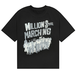 เสื้อยืดพิมพ์ลายกราฟิกสไตล์วินเทจสำหรับผู้ชาย รุ่น Million Souls Marching ผ้าฝ้าย 100% ทรงหลวม สวมใส่สบาย เสื้อผ้าผู้ชาย ODM OEM - Product Image 1