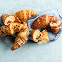 Petit Croissant Français Surgelé Cru à Cuire, Pâtisserie Boulangère Semi-finie