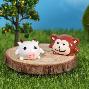 Figurines d'animaux de dessin animé singe et cochon, ornements miniatures en résine, décoration de la maison, artisanat artistique - Product Image 1