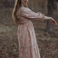 Robe à fleurs tendance pour femmes en gros, taille plus, manches courtes, col carré, robe smockée, robes décontractées d'été