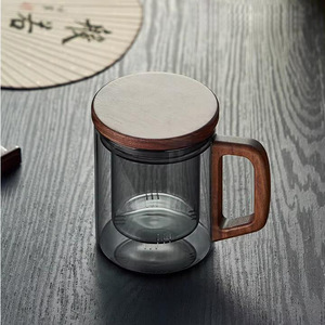 Taza de té de vidrio transparente con tapa y asa de madera para preparar té, uso en oficina - Product Image 1