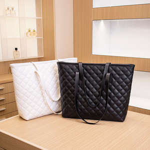 DZ New Luxury Women's Fashion <b>Handbag</b> with Zipper Closure Durable Portable Foldable Design Cotton Lining <b>Chain</b> Strap Model 060 - Product Image 2